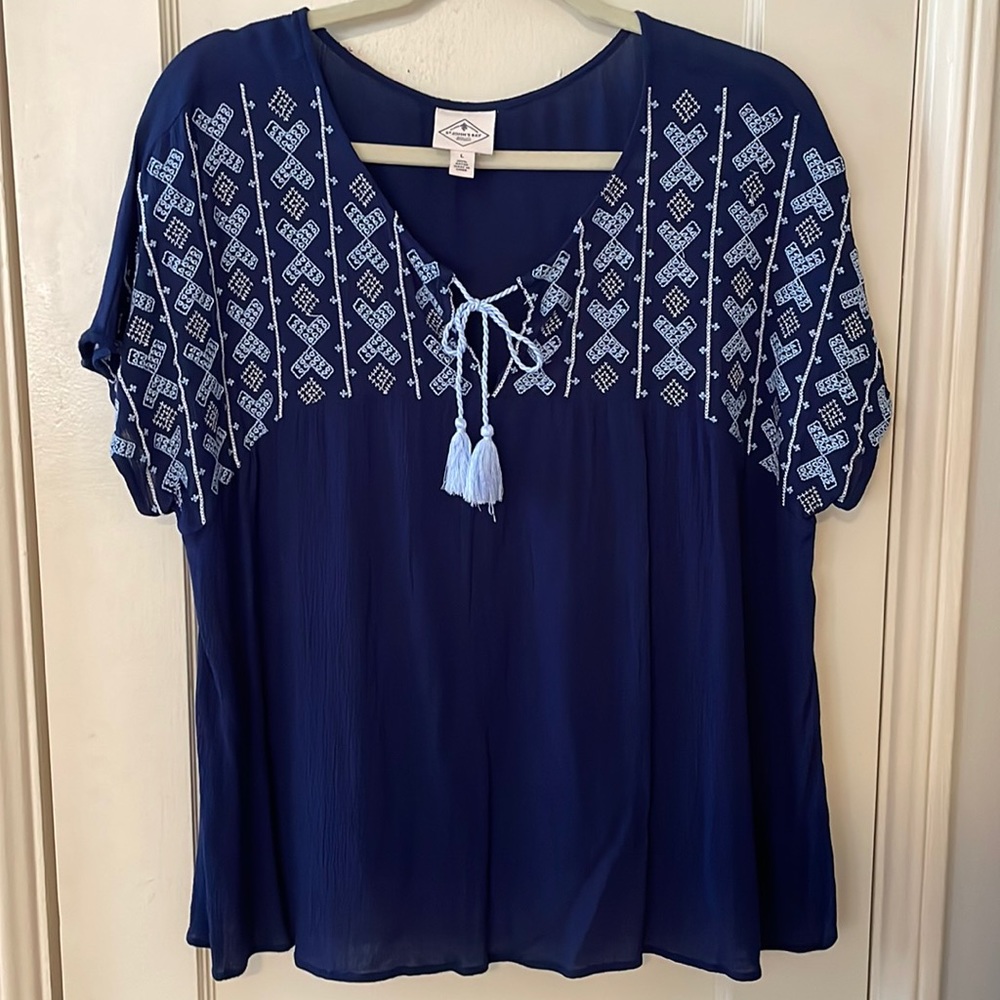 Like New! St. John’s Bay Navy Peasant Blouse